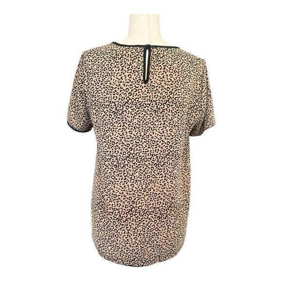 Lumiere Animal Print Blouse with Keyhole back Size Small - Picture 7 of 11